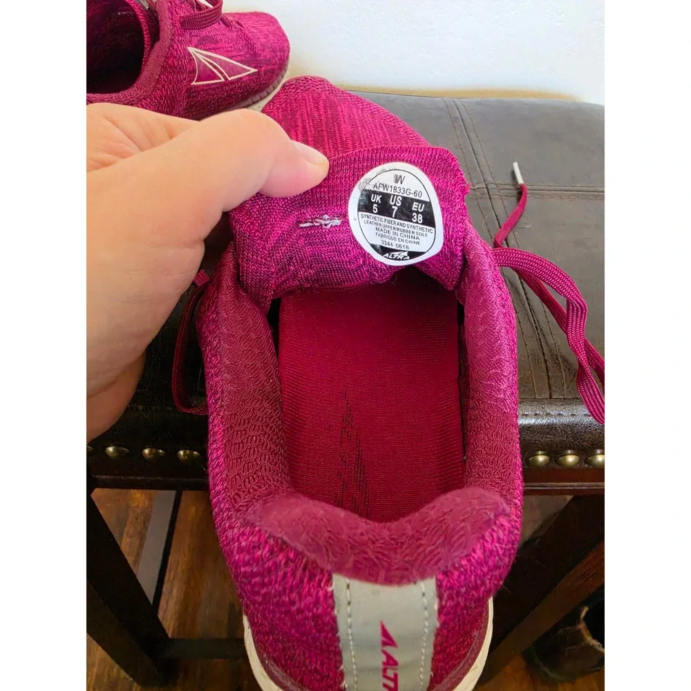 Altra Escalante 1.5 in Hot Magenta Pink Footshape Outdoor Workout Sneakers sz 7